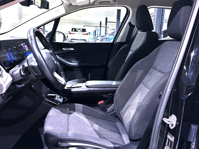 BMW Serie 2 218d Active Tourer color Negro. Año 2024. 110KW(150CV). Diésel. En concesionario BMW Marcos Automoción de Valencia