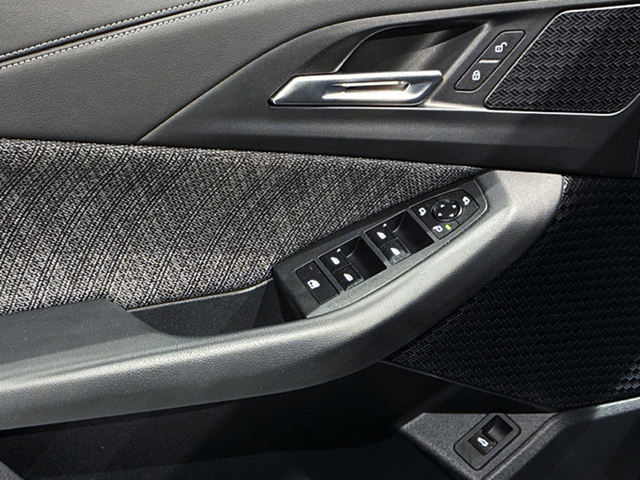 BMW Serie 2 218d Active Tourer color Negro. Año 2024. 110KW(150CV). Diésel. En concesionario BMW Marcos Automoción de Valencia