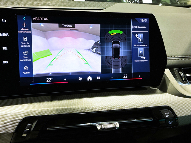 BMW Serie 2 218d Active Tourer color Negro. Año 2024. 110KW(150CV). Diésel. En concesionario BMW Marcos Automoción de Valencia