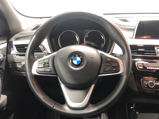 BMW X2 sDrive18i color Negro. Año 2019. 103KW(140CV). Gasolina. En concesionario Auto Premier, S.A. - ALCALÁ DE HENARES de Madrid