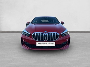 Fotos de BMW Serie 1 118d color Rojo. Año 2021. 110KW(150CV). Diésel. En concesionario Enekuri Motor de Vizcaya