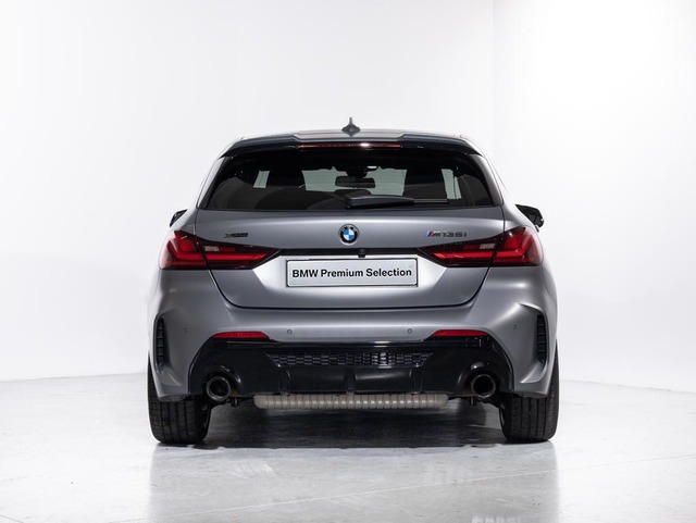 BMW Serie 1 M135i color Gris. Año 2024. 225KW(306CV). Gasolina. En concesionario Oliva Motor Girona de Girona