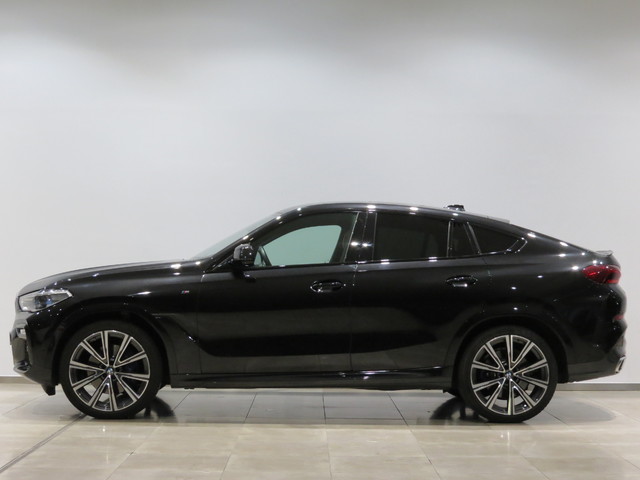 BMW X6 xDrive30d color Negro. Año 2020. 210KW(286CV). Diésel. En concesionario GANDIA Automoviles Fersan, S.A. de Valencia