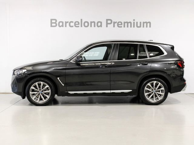 BMW X3 xDrive20d color Gris. Año 2023. 140KW(190CV). Diésel. En concesionario Barcelona Premium -- GRAN VIA de Barcelona