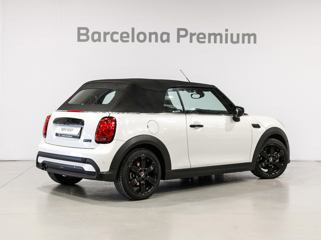 fotoG 3 del MINI MINI Cabrio Cooper 100 kW (136 CV) 136cv Gasolina del 2024 en Barcelona