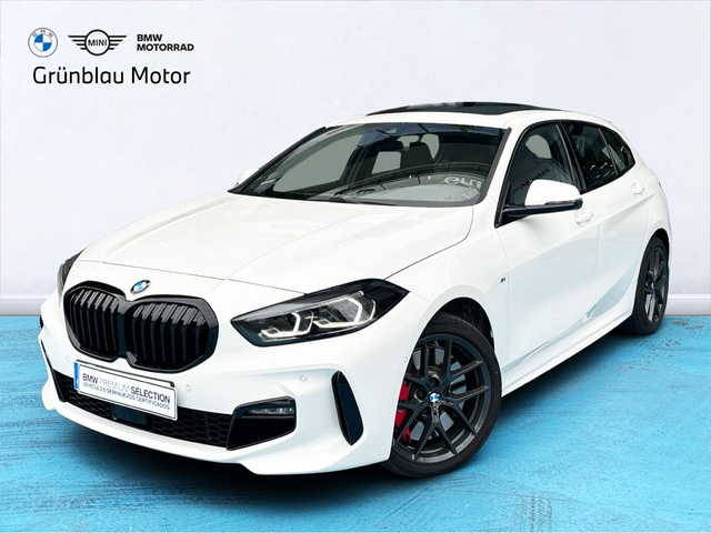 BMW Serie 1 118d color Blanco. Año 2023. 110KW(150CV). Diésel. En concesionario Grünblau Motor (Bmw y Mini) de Cantabria