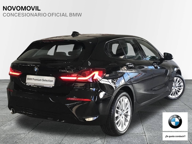 BMW Serie 1 118i color Negro. Año 2019. 103KW(140CV). Gasolina. En concesionario Novomóvil Oleiros de Coruña