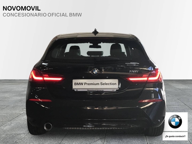 BMW Serie 1 118i color Negro. Año 2019. 103KW(140CV). Gasolina. En concesionario Novomóvil Oleiros de Coruña