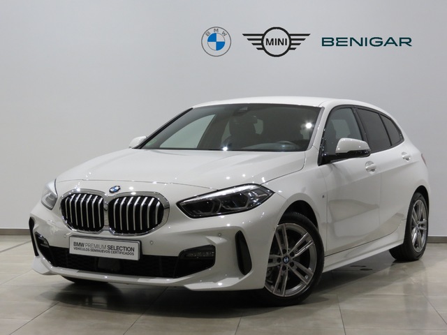 BMW Serie 1 118d color Blanco. Año 2024. 110KW(150CV). Diésel. En concesionario ALZIRA Automoviles Fersan, S.A. de Valencia