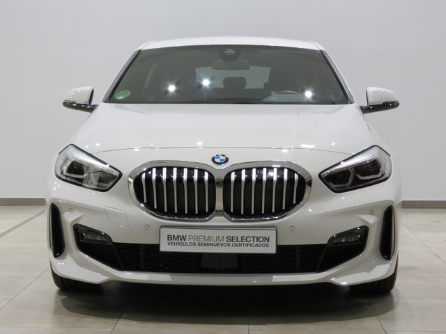 BMW Serie 1 118d color Blanco. Año 2024. 110KW(150CV). Diésel. En concesionario ALZIRA Automoviles Fersan, S.A. de Valencia