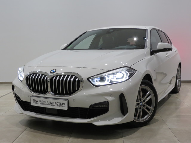 BMW Serie 1 118d color Blanco. Año 2024. 110KW(150CV). Diésel. En concesionario ALZIRA Automoviles Fersan, S.A. de Valencia