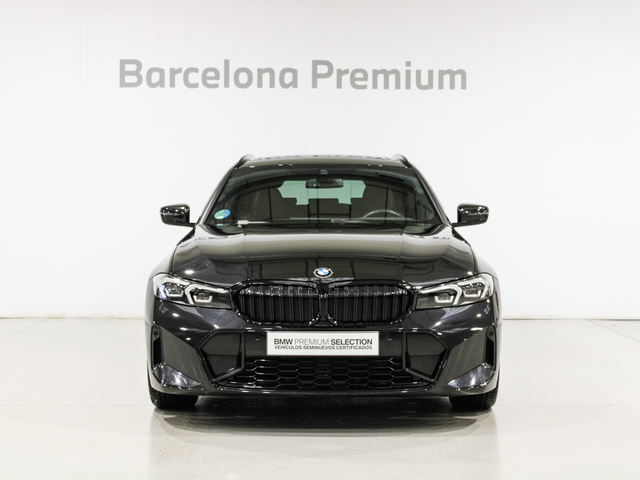 BMW Serie 3 318d Touring color Negro. Año 2023. 110KW(150CV). Diésel. En concesionario Barcelona Premium -- GRAN VIA de Barcelona