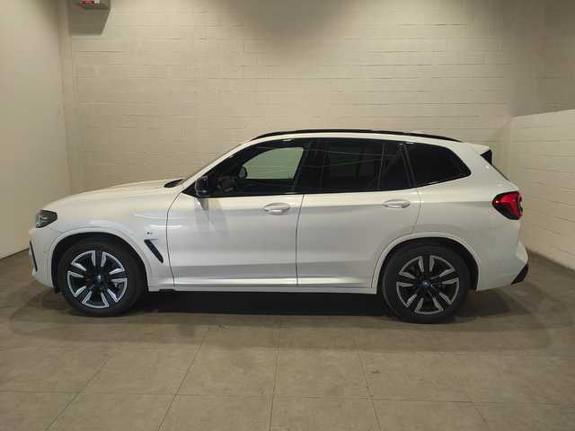 BMW iX3 M Sport color Blanco. Año 2023. 210KW(286CV). Eléctrico. En concesionario MOTOR MUNICH S.A.U  - Terrassa de Barcelona