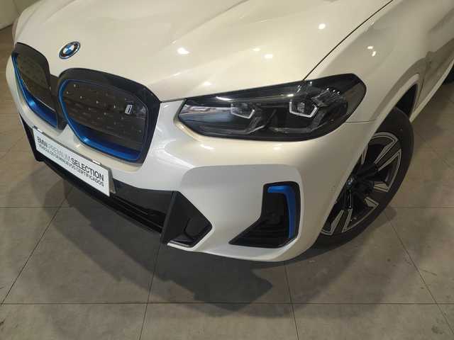 BMW iX3 M Sport color Blanco. Año 2023. 210KW(286CV). Eléctrico. En concesionario MOTOR MUNICH S.A.U  - Terrassa de Barcelona