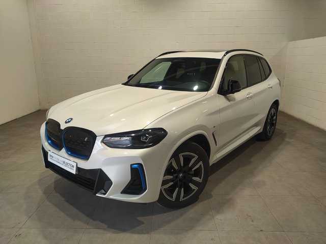 BMW iX3 M Sport color Blanco. Año 2023. 210KW(286CV). Eléctrico. En concesionario MOTOR MUNICH S.A.U  - Terrassa de Barcelona