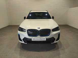 Fotos de BMW iX3 M Sport color Blanco. Año 2023. 210KW(286CV). Eléctrico. En concesionario MOTOR MUNICH S.A.U  - Terrassa de Barcelona