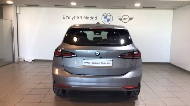BMW Serie 2 218d Active Tourer color Gris. Año 2024. 110KW(150CV). Diésel. En concesionario BYmyCAR Madrid - Alcalá de Madrid