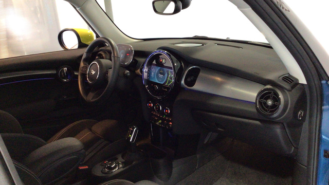 fotoG 7 del MINI MINI 3 Puertas Cooper SE 135 kW (184 CV) 184cv Eléctrico del 2023 en Madrid