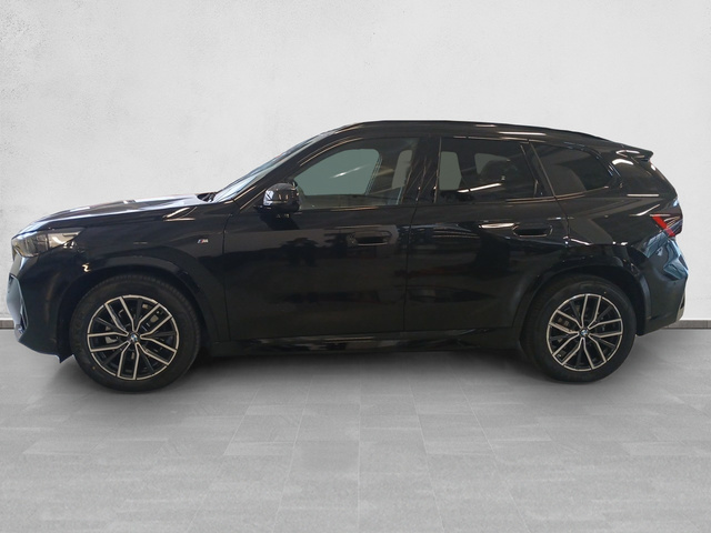 BMW X1 xDrive20d color Negro. Año 2024. 120KW(163CV). Diésel. En concesionario Enekuri Motor de Vizcaya