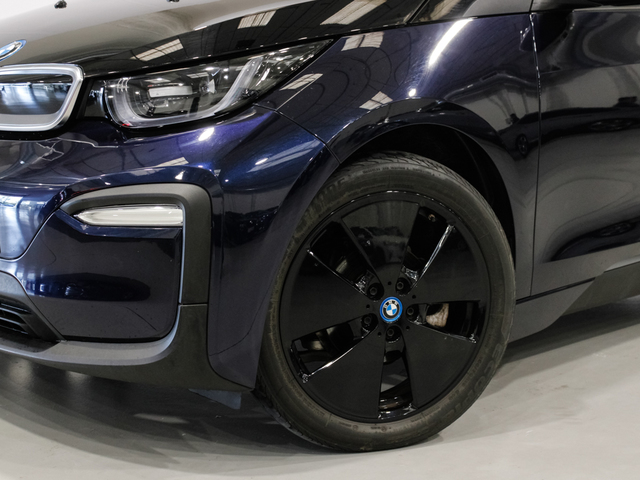 BMW i3 120Ah color Azul. Año 2019. 125KW(170CV). Eléctrico. En concesionario Barcelona Premium -- GRAN VIA de Barcelona