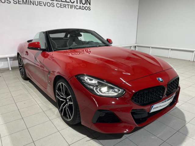 BMW Z4 sDrive20i Cabrio color Rojo. Año 2022. 145KW(197CV). Gasolina. En concesionario Hispamovil, Torrevieja de Alicante