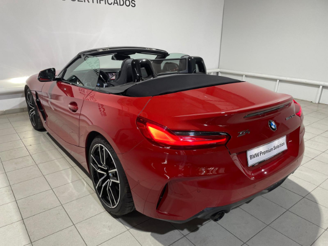 BMW Z4 sDrive20i Cabrio color Rojo. Año 2022. 145KW(197CV). Gasolina. En concesionario Hispamovil, Torrevieja de Alicante