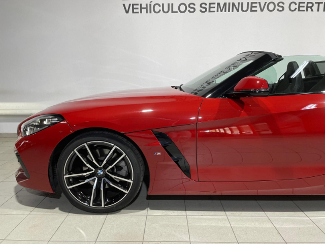 BMW Z4 sDrive20i Cabrio color Rojo. Año 2022. 145KW(197CV). Gasolina. En concesionario Hispamovil, Torrevieja de Alicante