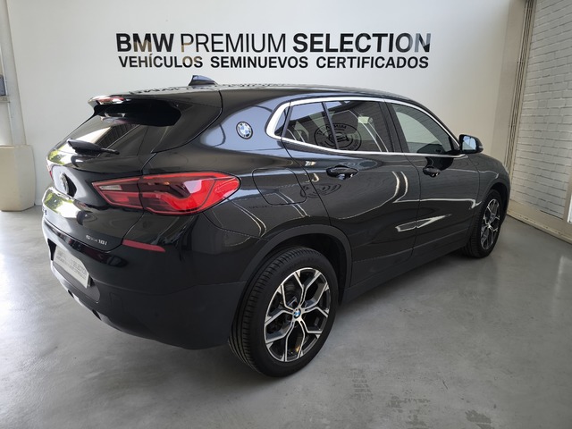 BMW X2 sDrive18i color Negro. Año 2020. 103KW(140CV). Gasolina. En concesionario Lurauto Gipuzkoa de Guipuzcoa