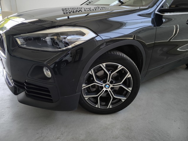 BMW X2 sDrive18i color Negro. Año 2020. 103KW(140CV). Gasolina. En concesionario Lurauto Gipuzkoa de Guipuzcoa