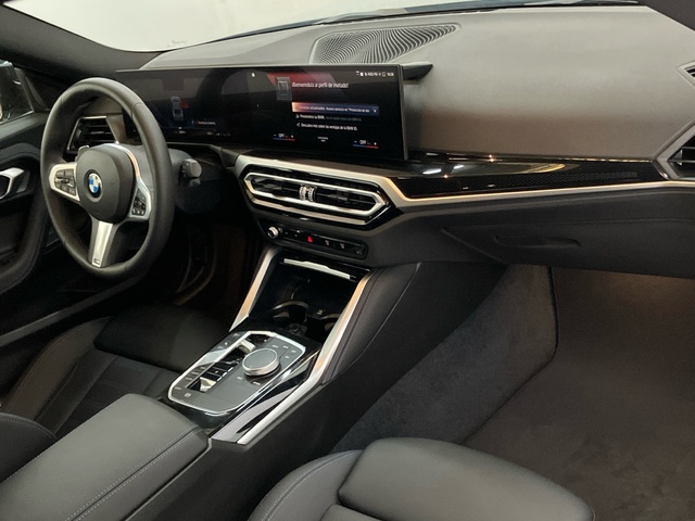 BMW Serie 2 218i Coupe color Gris. Año 2024. 115KW(156CV). Gasolina. En concesionario Proa Premium Palma de Illes Balears