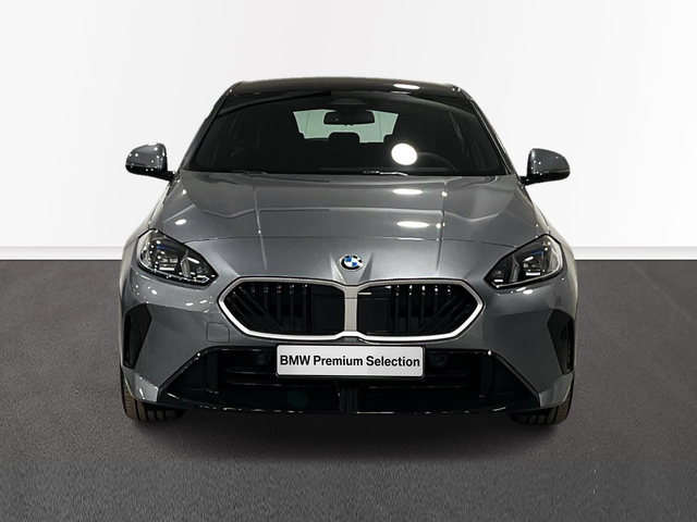 BMW Serie 1 120i color Gris. Año 2024. 125KW(170CV). Gasolina. En concesionario BMW Marcos Automoción de Valencia