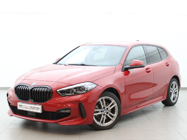 BMW Serie 1 118d color Rojo. Año 2024. 110KW(150CV). Diésel. En concesionario Augusta Aragon S.A. de Zaragoza