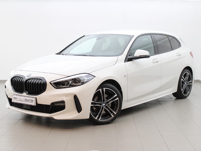 BMW Serie 1 118d color Blanco. Año 2024. 110KW(150CV). Diésel. En concesionario Augusta Aragon S.A. de Zaragoza