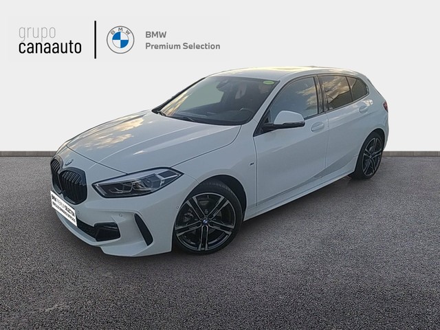 BMW Serie 1 118d color Blanco. Año 2024. 110KW(150CV). Diésel. En concesionario CANAAUTO - TACO de Sta. C. Tenerife