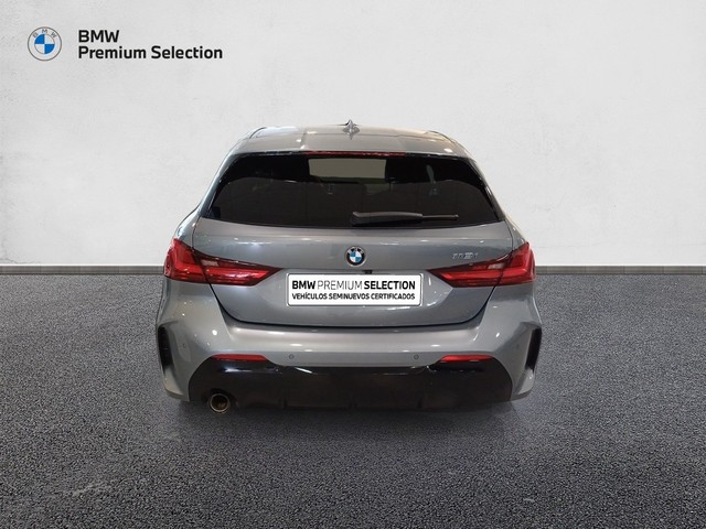 BMW Serie 1 118i color Gris. Año 2024. 103KW(140CV). Gasolina. En concesionario Marmotor de Las Palmas