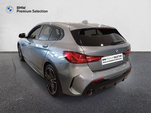 BMW Serie 1 118i color Gris. Año 2024. 103KW(140CV). Gasolina. En concesionario Marmotor de Las Palmas