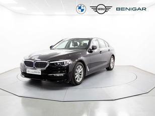 Fotos de BMW Serie 5 520d color Negro. Año 2018. 140KW(190CV). Diésel. En concesionario Móvil Begar Alicante de Alicante