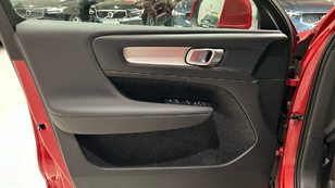 Volvo XC40 T4 Recharge PHEV Core Auto 155 kW (211 CV) - 39 Volvo XC40 T4 Ocasión 155 KW (211CV) - 39