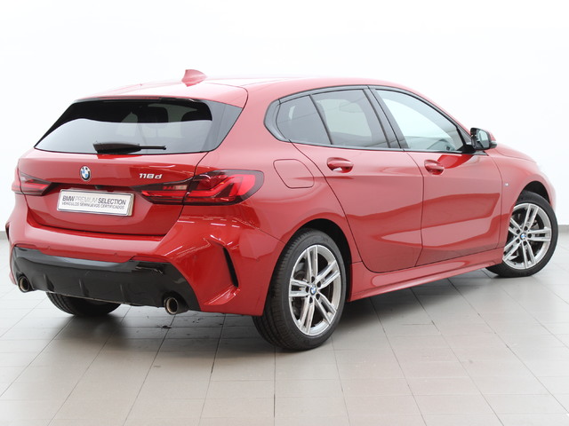 BMW Serie 1 118d color Rojo. Año 2024. 110KW(150CV). Diésel. En concesionario Augusta Aragon S.A. de Zaragoza