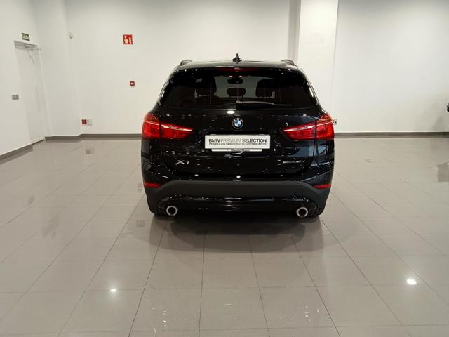 BMW X1 sDrive18d color Negro. Año 2020. 110KW(150CV). Diésel. En concesionario Mandel Motor Badajoz de Badajoz