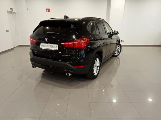 BMW X1 sDrive18d color Negro. Año 2020. 110KW(150CV). Diésel. En concesionario Mandel Motor Badajoz de Badajoz