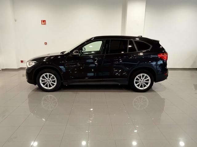 BMW X1 sDrive18d color Negro. Año 2020. 110KW(150CV). Diésel. En concesionario Mandel Motor Badajoz de Badajoz