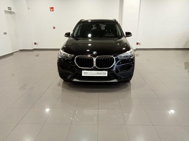 BMW X1 sDrive18d color Negro. Año 2020. 110KW(150CV). Diésel. En concesionario Mandel Motor Badajoz de Badajoz