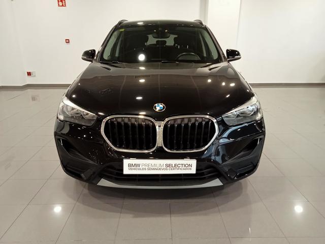 BMW X1 sDrive18d color Negro. Año 2020. 110KW(150CV). Diésel. En concesionario Mandel Motor Badajoz de Badajoz