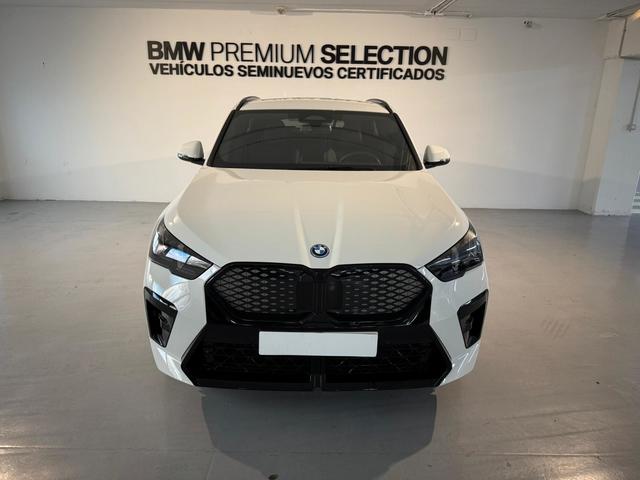 BMW iX2 eDrive20 color Blanco. Año 2024. 150KW(204CV). Eléctrico. En concesionario Lurauto Gipuzkoa de Guipuzcoa