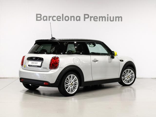 fotoG 3 del MINI MINI 3 Puertas Cooper SE 135 kW (184 CV) 184cv Eléctrico del 2021 en Barcelona