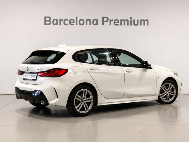 BMW Serie 1 118d color Blanco. Año 2020. 110KW(150CV). Diésel. En concesionario Barcelona Premium -- GRAN VIA de Barcelona