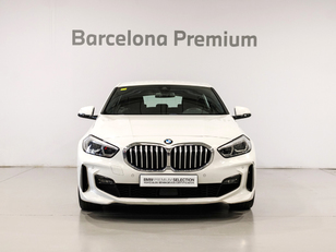 Fotos de BMW Serie 1 118d color Blanco. Año 2020. 110KW(150CV). Diésel. En concesionario Barcelona Premium -- GRAN VIA de Barcelona