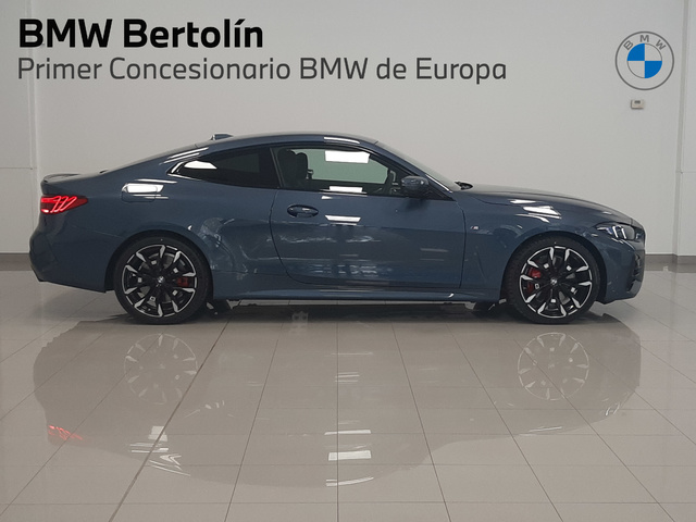BMW Serie 4 420d Coupe color Azul. Año 2024. 140KW(190CV). Diésel. En concesionario Automoviles Bertolin S.L. de Valencia