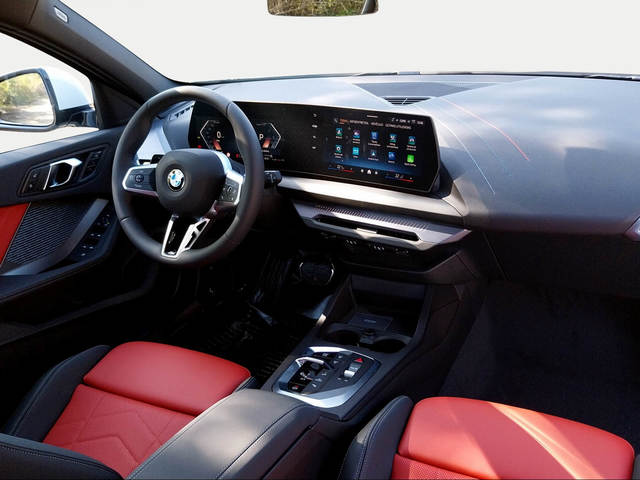BMW Serie 1 120d color Blanco. Año 2024. 120KW(163CV). Diésel. En concesionario San Rafael Motor, S.L. de Córdoba